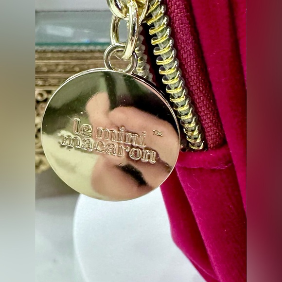 Le Mini Macaron Magenta Velour Makeup/Cosmetics Bag - EUC - Picture 4 of 13